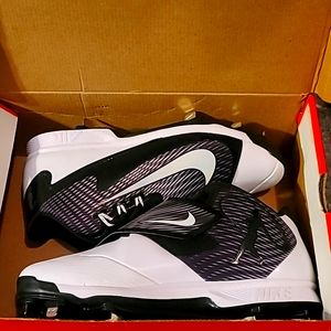 Nike swingman cleats